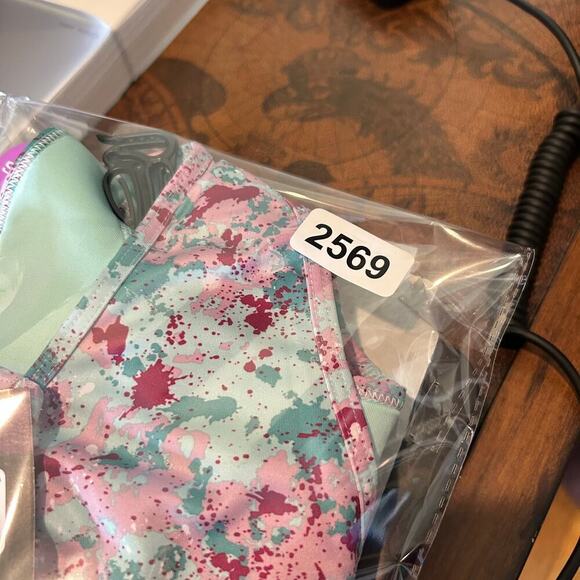 Athletic Works Bra Girls XXL Multicolor 2 Pack High Neck Keyhole Sports Bra NEW - Picture 8 of 9